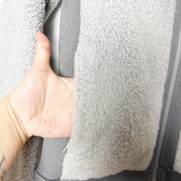 The North Face Jacket Women's Gray Teddy Fleece Deep Pile Sweatshirt sz M - Picture 6 of 9